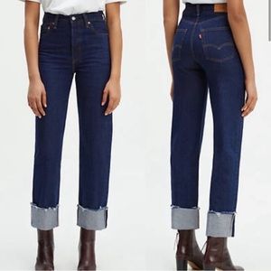 Levi’s Premium Ribcage Straight Ankle Jeans: Dark